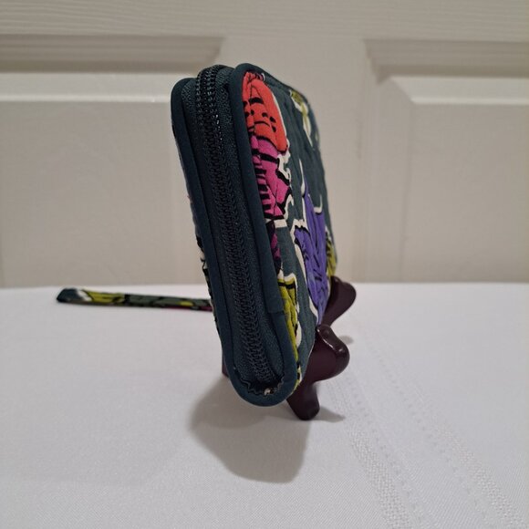 Vera Bradley Grab and Go Zip Around Wallet/Wristlet in Falling Flowers. - Picture 4 of 8